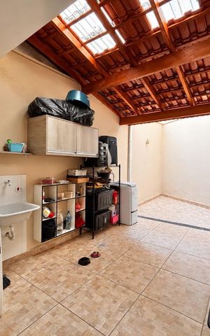 Casa à venda com 121m², 2 quartos e 1 vagaLavanderia