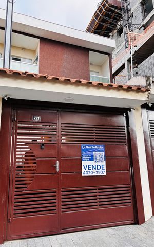 Casa à venda com 121m², 2 quartos e 1 vagaFachada