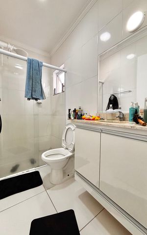 Casa à venda com 121m², 2 quartos e 1 vagaBanheiro suíte 2