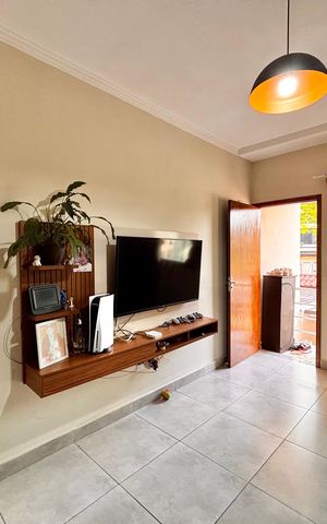 Casa à venda com 121m², 2 quartos e 1 vagaSala