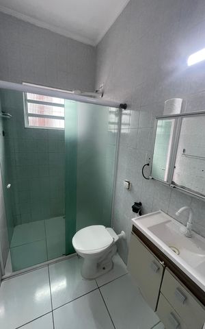 Casa para alugar com 52m², 2 quartos e 1 vaga Casa para alugar com 52m², 2 quartos e 1 vagaBanheiro