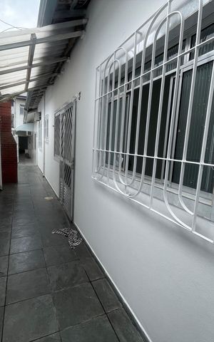 Casa para alugar com 52m², 2 quartos e 1 vaga Casa para alugar com 52m², 2 quartos e 1 vagaCorredor