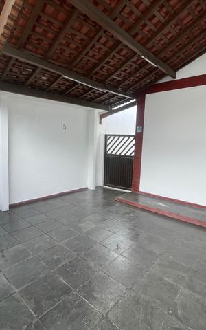 Casa para alugar com 52m², 2 quartos e 1 vaga Casa para alugar com 52m², 2 quartos e 1 vagaGaragem
