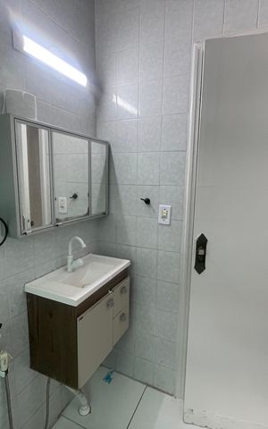 Casa para alugar com 52m², 2 quartos e 1 vaga Casa para alugar com 52m², 2 quartos e 1 vagaBanheiro