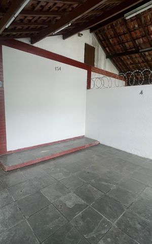Casa para alugar com 52m², 2 quartos e 1 vaga Casa para alugar com 52m², 2 quartos e 1 vagaGaragem