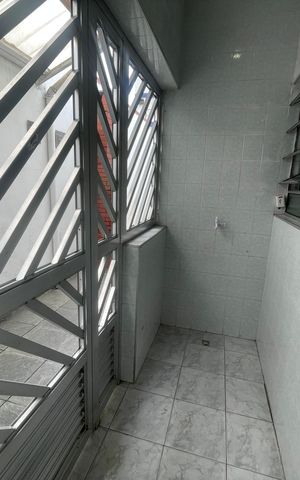Casa para alugar com 52m², 2 quartos e 1 vaga Casa para alugar com 52m², 2 quartos e 1 vagaÁrea de Serviço