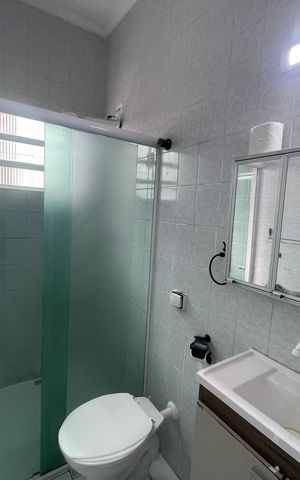Casa para alugar com 52m², 2 quartos e 1 vaga Casa para alugar com 52m², 2 quartos e 1 vagaBanheiro