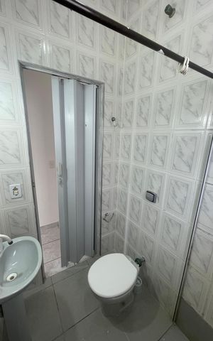 Casa para alugar com 120m², 5 quartos e 1 vaga Casa para alugar com 120m², 5 quartos e 1 vagaBanheiro 2