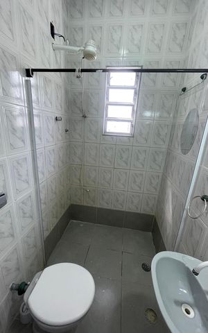 Casa para alugar com 120m², 5 quartos e 1 vaga Casa para alugar com 120m², 5 quartos e 1 vagaBanheiro 2