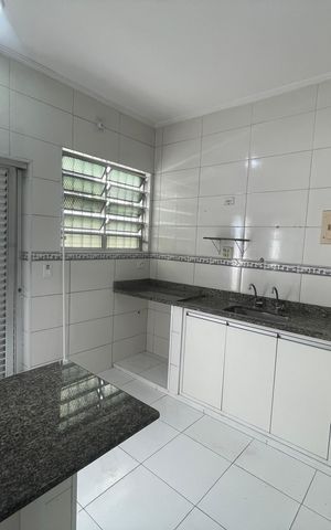 Casa para alugar com 120m², 5 quartos e 1 vaga Casa para alugar com 120m², 5 quartos e 1 vagaCozinha 1