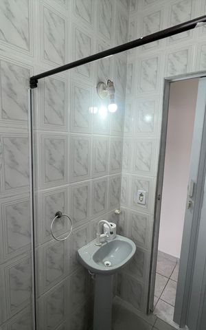 Casa para alugar com 120m², 5 quartos e 1 vaga Casa para alugar com 120m², 5 quartos e 1 vagaBanheiro 2