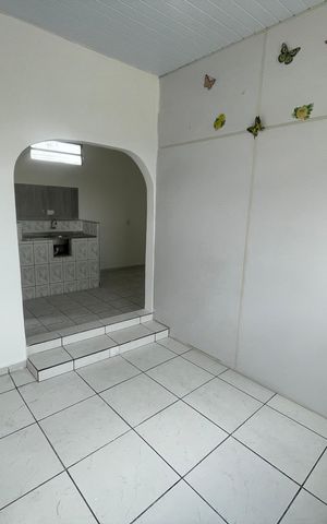 Casa para alugar com 120m², 5 quartos e 1 vaga Casa para alugar com 120m², 5 quartos e 1 vagaSala 2