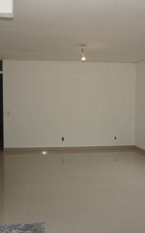 Casa para alugar com 150m², 3 quartos e 2 vagasSala