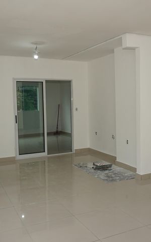 Casa para alugar com 150m², 3 quartos e 2 vagasSala