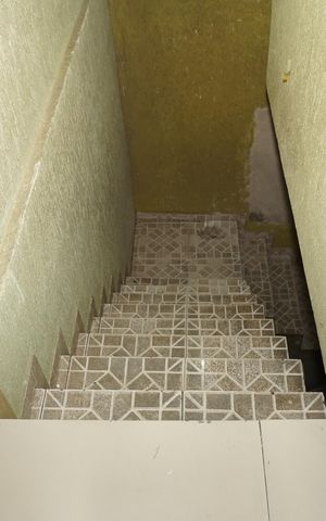 Casa para alugar com 150m², 3 quartos e 2 vagasEscada