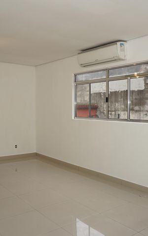 Casa para alugar com 150m², 3 quartos e 2 vagasSala