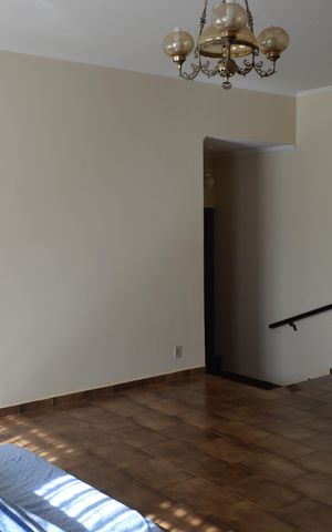 Casa para alugar com 176m², 3 quartos e 2 vagasSala