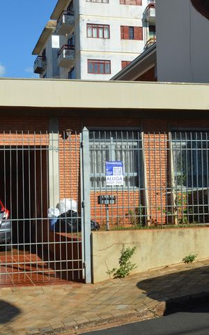 Casa para alugar com 176m², 3 quartos e 2 vagasPlaca instalada em 16/09 com o código MVJT-842