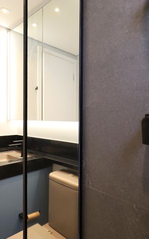 Apartamento à venda com 69m², 1 quarto e 2 vagasBanheiro da Suíte