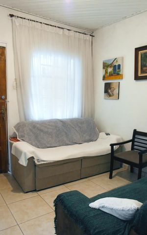 Casa à venda com 250m², 3 quartos e 3 vagas Casa à venda com 250m², 3 quartos e 3 vagasSala