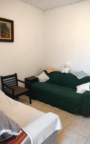 Casa à venda com 250m², 3 quartos e 3 vagas Casa à venda com 250m², 3 quartos e 3 vagasSala