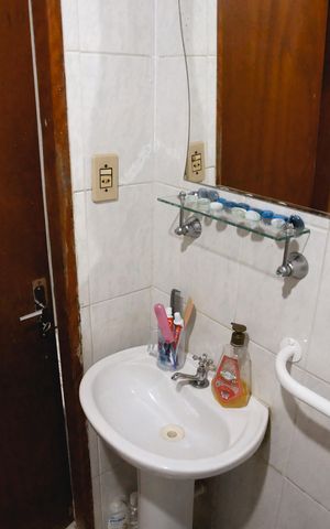 Casa à venda com 250m², 3 quartos e 3 vagas Casa à venda com 250m², 3 quartos e 3 vagasBanheiro