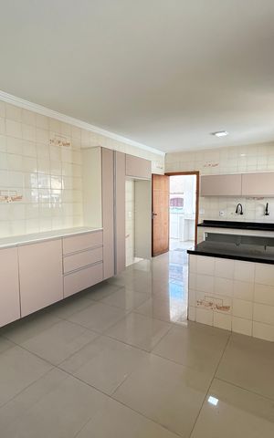 Casa à venda com 167m², 3 quartos e 2 vagasCozinha