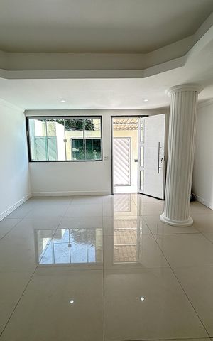 Casa à venda com 167m², 3 quartos e 2 vagasSala