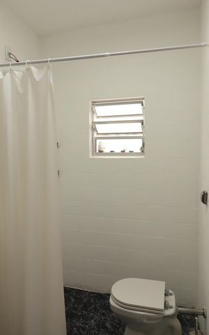 Casa à venda com 162m², 2 quartos e 2 vagasBanheiro Social