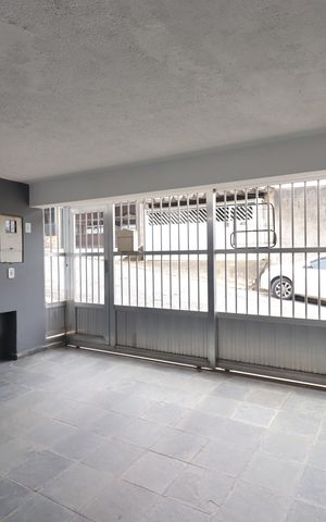 Casa à venda com 162m², 2 quartos e 2 vagasGaragem