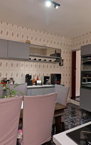 Casa à venda com 162m², 2 quartos e 2 vagasCozinha