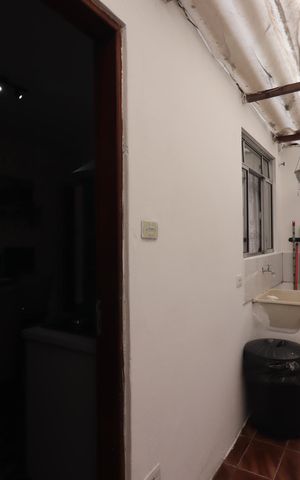 Casa à venda com 162m², 2 quartos e 2 vagasCorredor externo