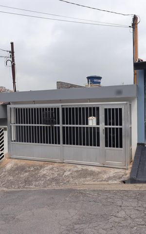 Casa à venda com 162m², 2 quartos e 2 vagasFachada