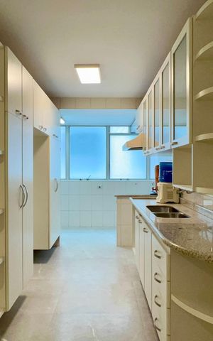 Apartamento para alugar com 180m², 3 quartos e 2 vagas Apartamento para alugar com 180m², 3 quartos e 2 vagasCozinha