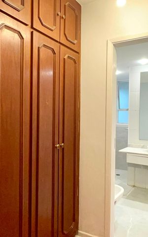 Apartamento para alugar com 180m², 3 quartos e 2 vagas Apartamento para alugar com 180m², 3 quartos e 2 vagasCloset da suíte