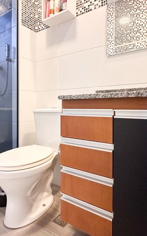 Apartamento à venda com 57m², 2 quartos e 1 vaga Apartamento à venda com 57m², 2 quartos e 1 vagaBanheiro da Suíte