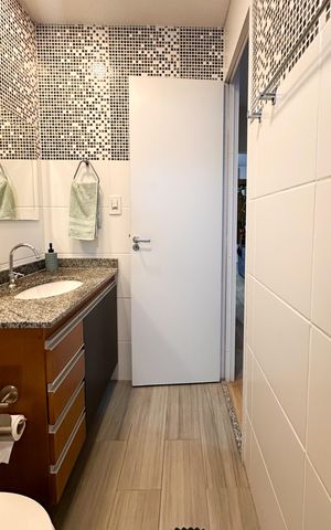 Apartamento à venda com 57m², 2 quartos e 1 vaga Apartamento à venda com 57m², 2 quartos e 1 vagaBanheiro da Suíte