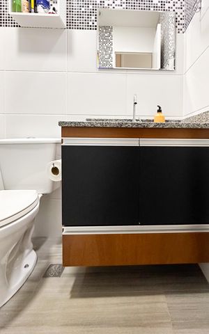 Apartamento à venda com 57m², 2 quartos e 1 vaga Apartamento à venda com 57m², 2 quartos e 1 vagaBanheiro Social