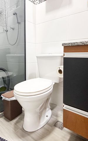 Apartamento à venda com 57m², 2 quartos e 1 vaga Apartamento à venda com 57m², 2 quartos e 1 vagaBanheiro Social
