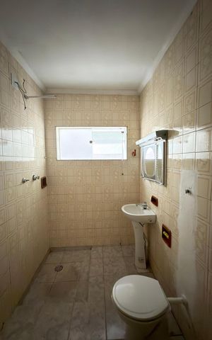 Casa para alugar com 191m², 3 quartos e 2 vagas Casa para alugar com 191m², 3 quartos e 2 vagasBanheiro Social