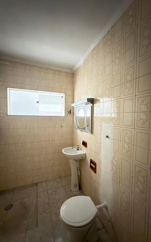 Casa para alugar com 191m², 3 quartos e 2 vagas Casa para alugar com 191m², 3 quartos e 2 vagasBanheiro Social