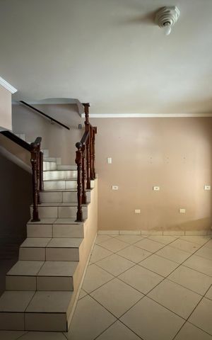 Casa para alugar com 191m², 3 quartos e 2 vagas Casa para alugar com 191m², 3 quartos e 2 vagasSala