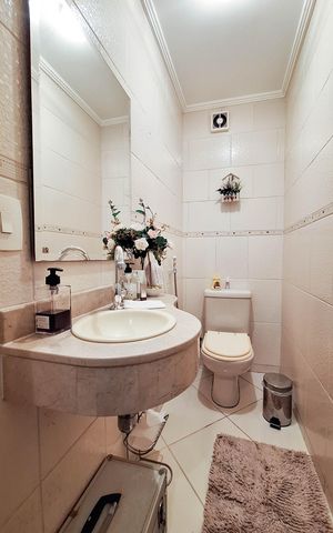 Casa à venda com 360m², 2 quartos e 3 vagas Casa à venda com 360m², 2 quartos e 3 vagasLavabo