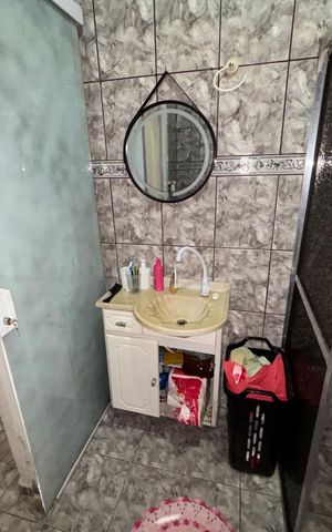 Casa à venda com 220m², 3 quartos e 1 vaga Casa à venda com 220m², 3 quartos e 1 vagaBanheiro 2