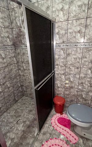 Casa à venda com 220m², 3 quartos e 1 vaga Casa à venda com 220m², 3 quartos e 1 vagaBanheiro 2
