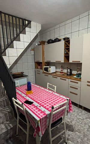 Casa à venda com 220m², 3 quartos e 1 vaga Casa à venda com 220m², 3 quartos e 1 vagaCozinha
