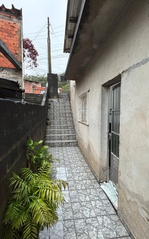 Casa à venda com 220m², 3 quartos e 1 vaga Casa à venda com 220m², 3 quartos e 1 vagaCorredor do lado