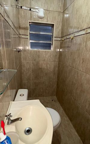Casa à venda com 220m², 3 quartos e 1 vaga Casa à venda com 220m², 3 quartos e 1 vagaBanheiro 1