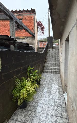 Casa à venda com 220m², 3 quartos e 1 vaga Casa à venda com 220m², 3 quartos e 1 vagaCorredor do lado