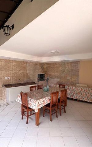 Casa à venda com 252m², 4 quartos e 5 vagas